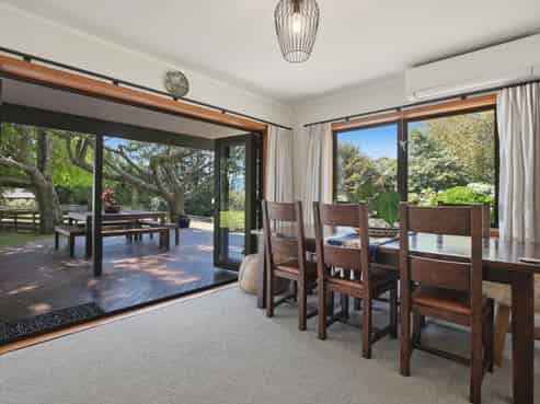 17 Ridgewood Drive, Ridgewood