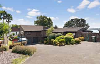 19 Sanctuary Point, Sunnyhills