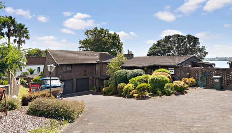 19 Sanctuary Point, Sunnyhills