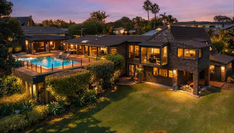 19 Sanctuary Point, Sunnyhills