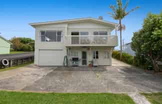 1031 Whangaparaoa Road, Matakatia