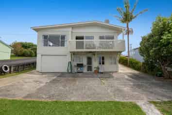 1031 Whangaparaoa Road, Matakatia