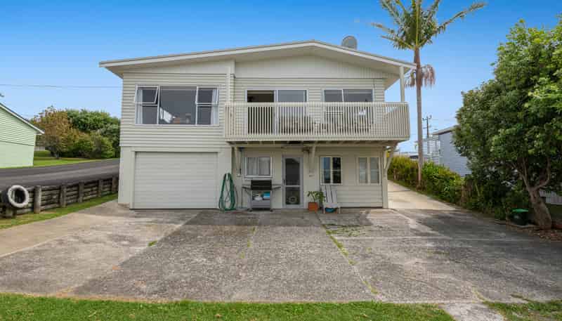1031 Whangaparaoa Road, Matakatia