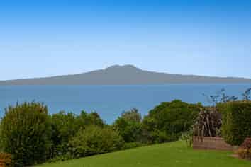 1031 Whangaparaoa Road, Matakatia