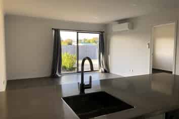 6A Brown Avenue, Carterton