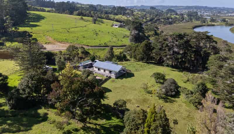 174 Kaipara Coast Highway, Helensville