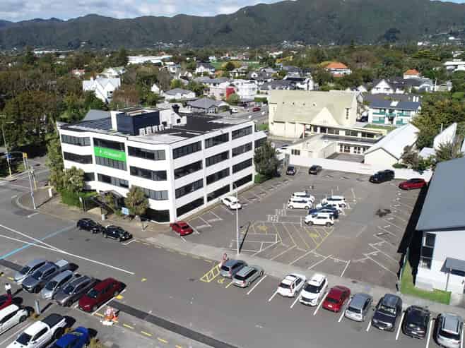 Ground floor office suited for all!