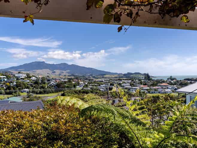 8A Government Road, Raglan