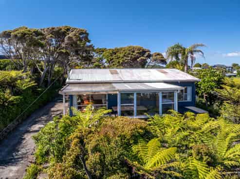 8A Government Road, Raglan