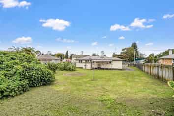 12 & 12a Bellingham Crescent, Fordlands
