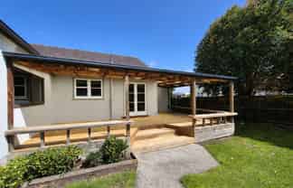 18  Christian Street, Bryndwr