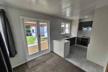 18  Christian Street, Bryndwr