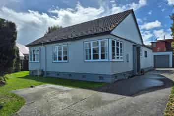 18  Christian Street, Bryndwr