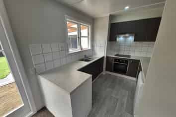 18  Christian Street, Bryndwr