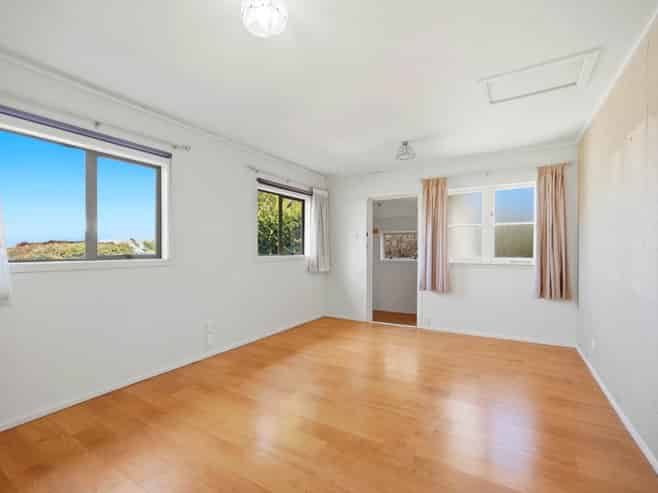 938 East Coast Road, Northcross