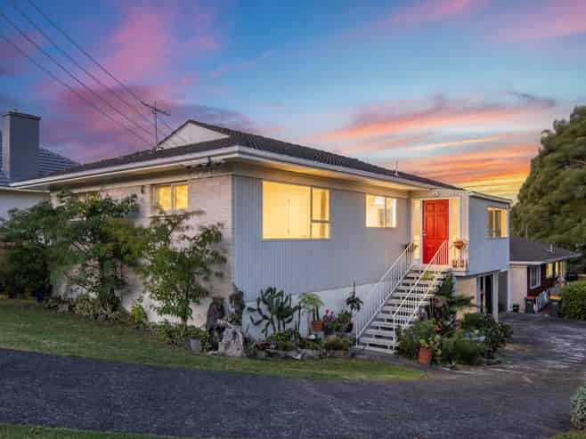 1/4 Tui Glen Road, Birkenhead