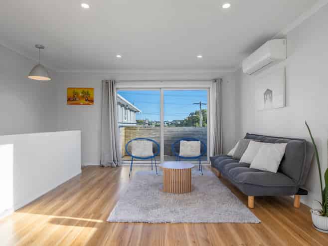 1/4 Tui Glen Road, Birkenhead