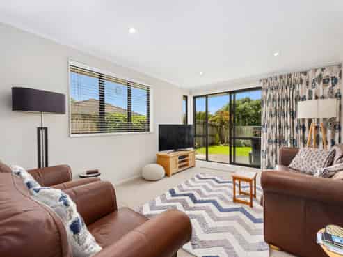 16 The Rise, Gulf Harbour