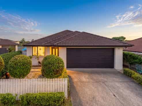 16 The Rise, Gulf Harbour