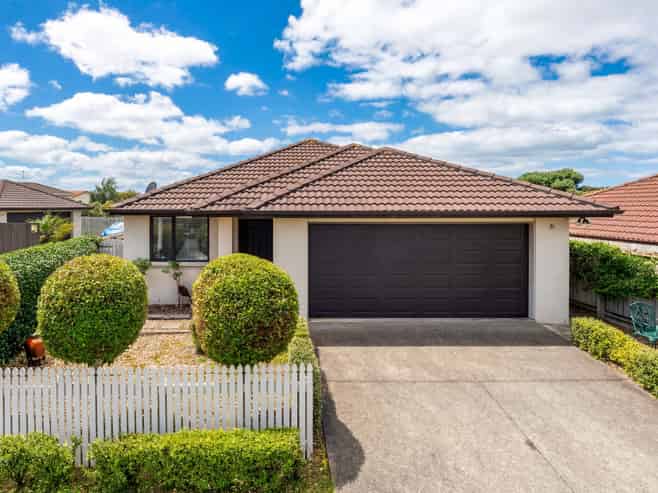 16 The Rise, Gulf Harbour