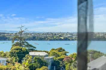 8c Lyndhurst Street, Waiotaiki Bay