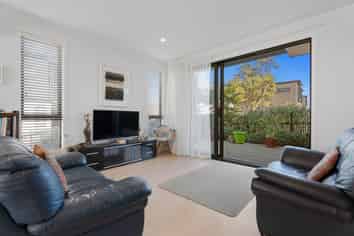 8c Lyndhurst Street, Waiotaiki Bay