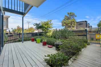 8c Lyndhurst Street, Waiotaiki Bay