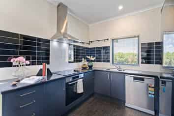 30 Ipukarea Street, Weymouth