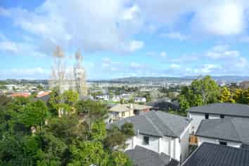 121B-121C New Windsor Road, New Windsor