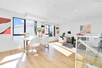 121B-121C New Windsor Road, New Windsor