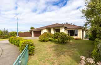 196 Milne drive, Paraparaumu