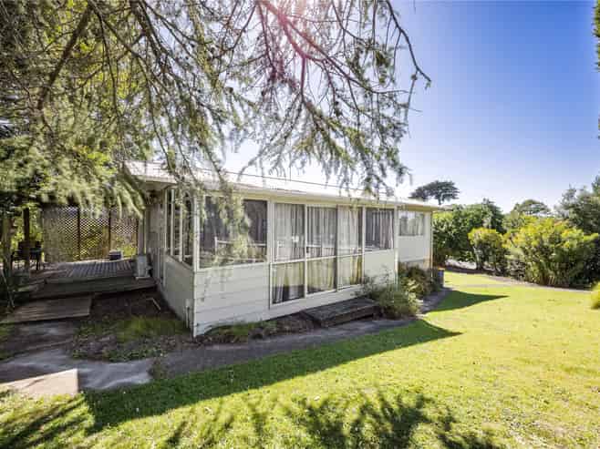 6 Fitzherbert Avenue, West Harbour