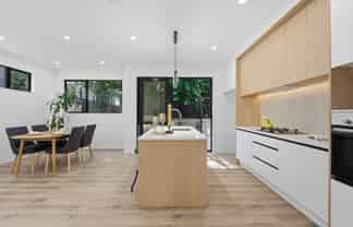 2/48 Hilling Street, Green Bay