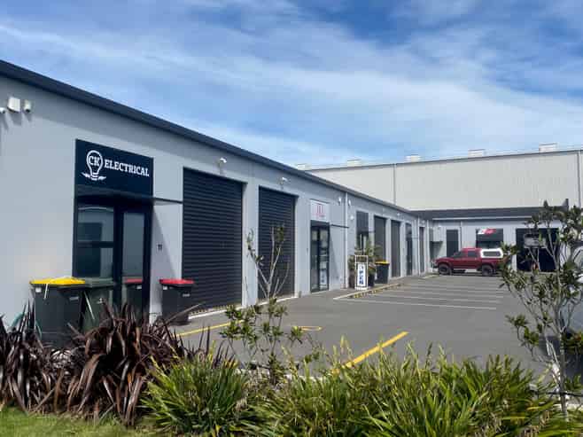 Modern, Tidy Industrial Unit, ready to go!