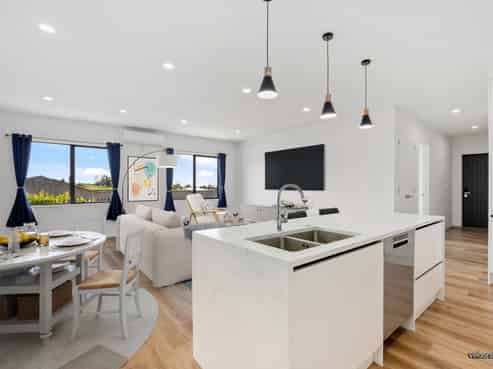 33 Woodridge Drive, Stanmore Bay