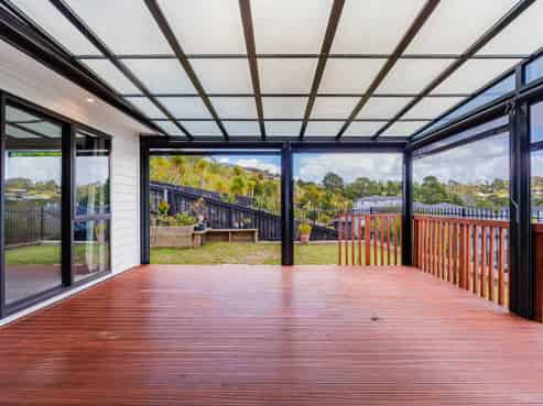 33 Woodridge Drive, Stanmore Bay