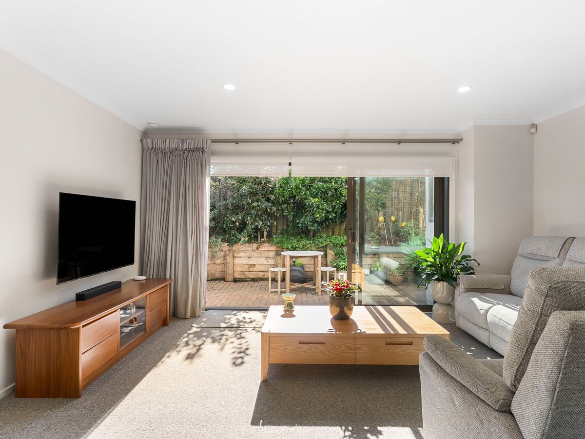 2/102 Greenhithe Road, Greenhithe, North Shore City, Auckland