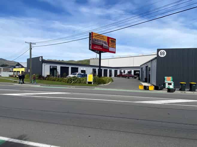 Modern, Tidy Industrial Unit, ready to go!