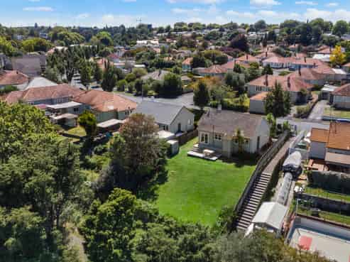 44 Jellicoe Drive, Hamilton East