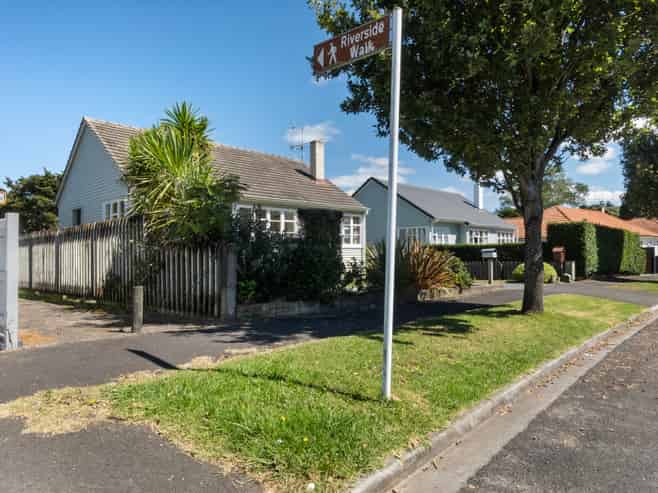 44 Jellicoe Drive, Hamilton East