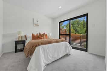 16 Kirby Street, Glendene