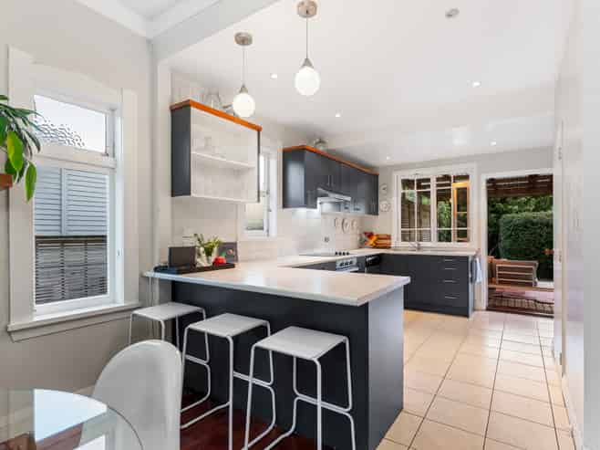 37 Fowlds Avenue, Sandringham