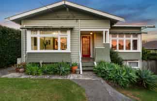 37 Fowlds Avenue, Sandringham