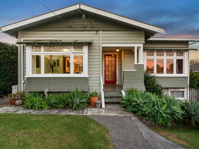 37 Fowlds Avenue, Sandringham