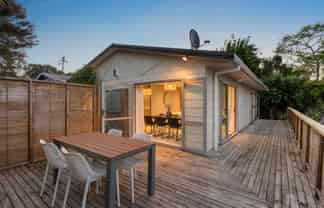 1B Springfield Road, Western Springs