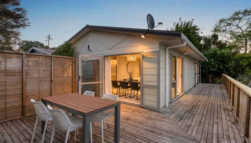 1B Springfield Road, Western Springs