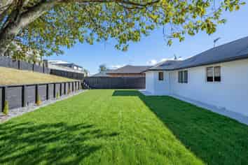 6 Raddington Way, Huntington