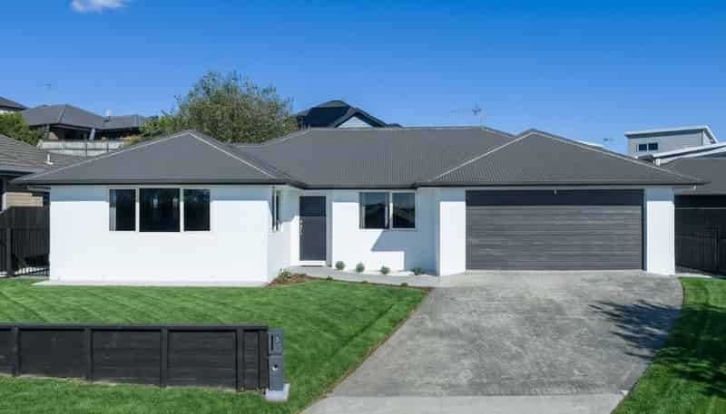 6 Raddington Way, Huntington