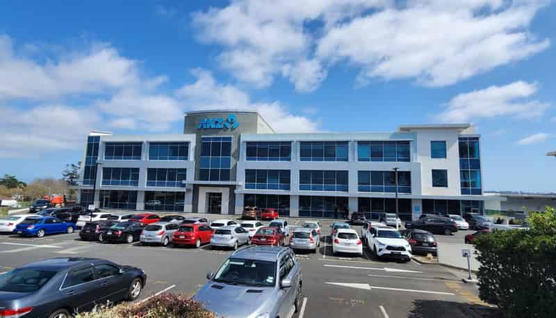 9-11 Corinthian Drive, Albany