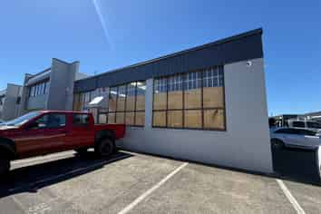 Functional Industrial Unit Available